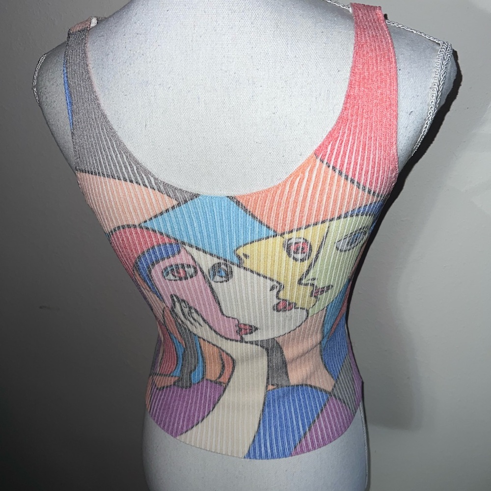 Abstract Ribbed Tank - Picture 4 of 6